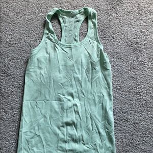 Lululemon tank top size 4